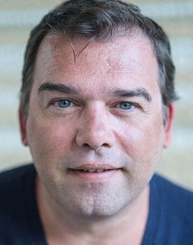 Nicolas Justamon as Mei Shi (voice)