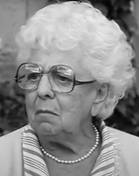 Enid Saunders as Minnie Hart