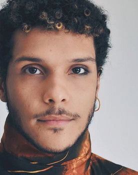 Paulo Hebrom as Lucas