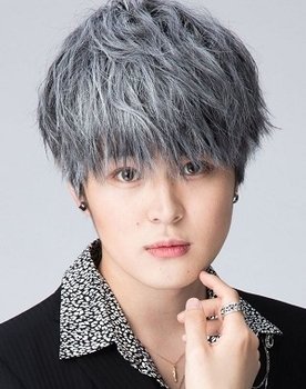 Ayumu Mochizuki as Takuya Kashiwagi
