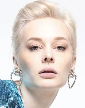 Umleyla Bakhtiozina as Galina