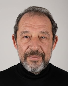 Rıdvan Çelebi as İdris (Ses)