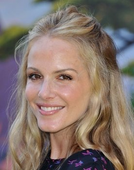 Monet Mazur Photo