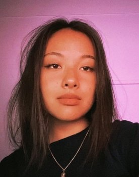 Lindsey Hoang as Luna