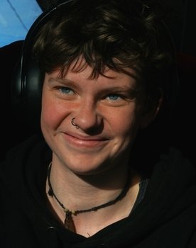 Axe Mungersdorf as Sunny