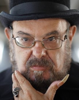 José Mojica Marins as Gerente do Banco