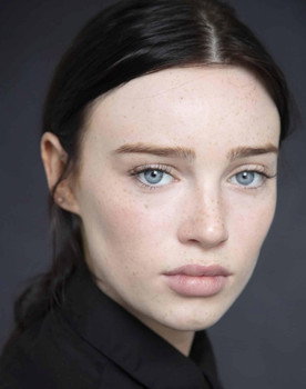 Niamh McCormack as Roisin