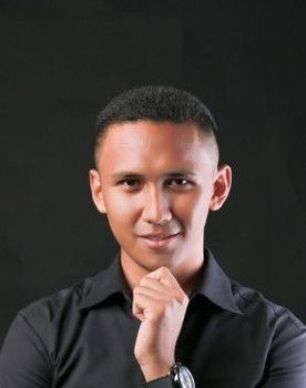 Dhiaulhaq Aumane Paningkava as Pria Pantai