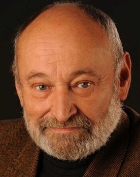 Otec neznámý aneb cesta do hlubin duše výstrojního náčelníka