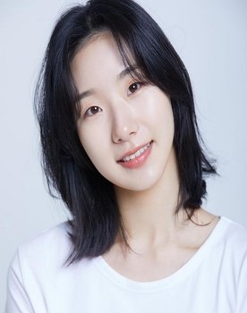 Jeon Hui-jeong as First Year Student