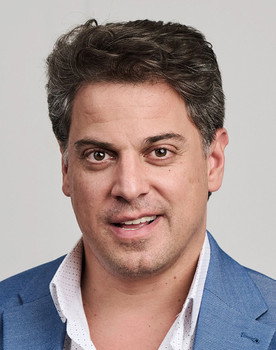 Nagy Sándor as Emich Gusztáv