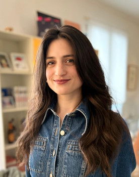 Ornella Marconi as Young woman