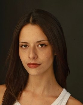 Pamela Oikonomaki as Anneta