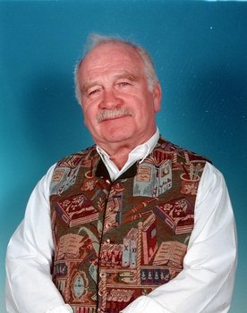 Peter Steiner as Karl Nußbeck