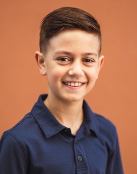 Aston Regan as Gavin