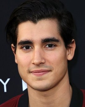 Henry Zaga