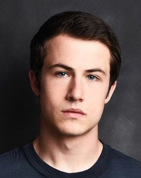 Dylan Minnette as Wes Hicks
