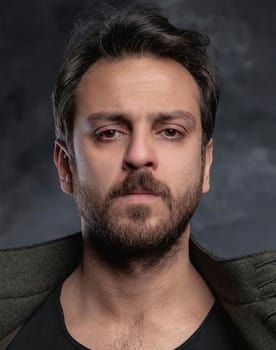 Erkan Kolçak Köstendil as Necati