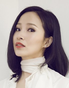 Kaichun Yang as Female Star