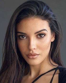 Mahassine Merabet as Hira Demirhanlı