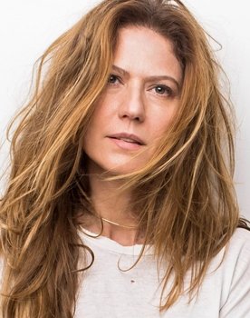 Patricia Pillar as Isabel Braga Favais