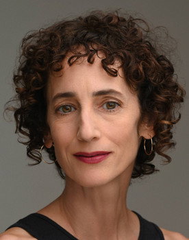 Nina Goldman as Claudine