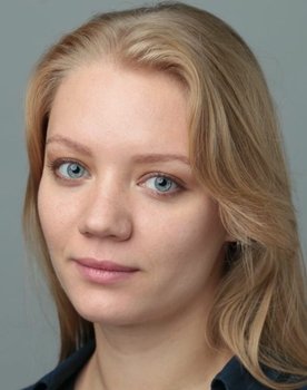 Elvira Tsymbal as Надежда