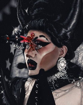 Pablo Emilio González Rufino as Santa Lucía