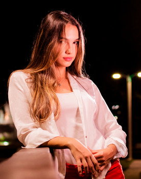 Bia Morais as Vítima 1