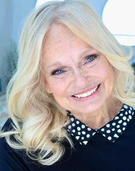 Lynda Day George as Monica Gordon