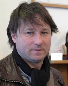 Alexei Aigui as Musician