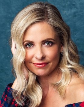 Sarah Michelle Gellar as Daphne