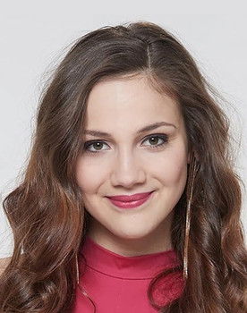 Réti Nóra as Bogár Nóra