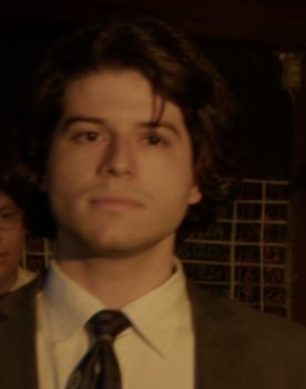 Matheus Marques as Júnior