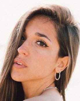 Àlex Gibert as Infermera