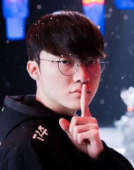 Lee Sang-hyeok as Self