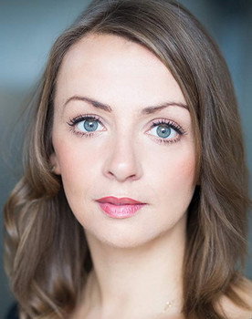 Lisa McGrillis as Joanne