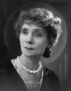 Mercédès Brare as (uncredited)