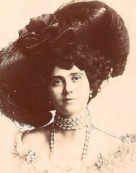Evelyn Selbie as Mrs. Clutts
