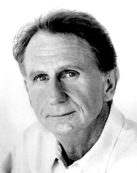 René Auberjonois as Maj. Siegfried Hennington