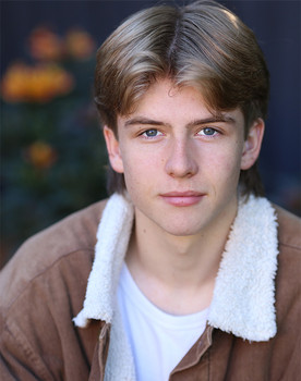Flynn Hunter as Michael