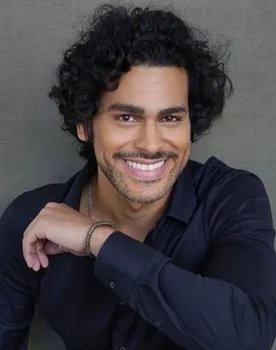 Renan Monteiro as Mestre