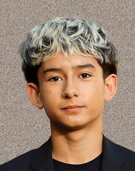 Elias Janssen as Elliot (voice)