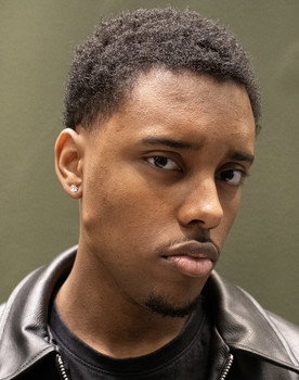 Julien Moreno as Dealer