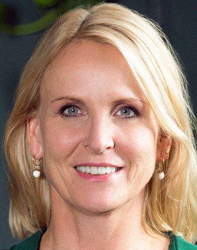 Kristin Skogheim as Mother