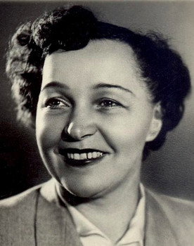Vera Maretskaya as Александра Соколова