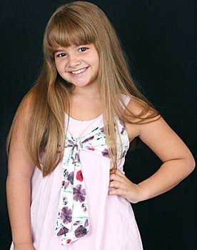 Sofia Terra as Carolina Mendonça Gurgel