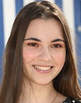 Alexia Lefaix as Helena