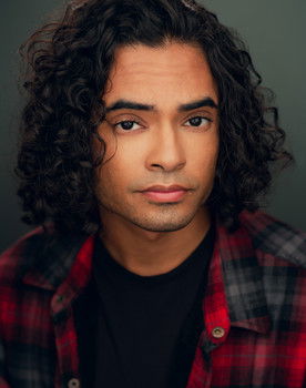 Sean Mana as Carlos
