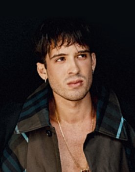 João Guilherme Ávila as Joaquim Vaz